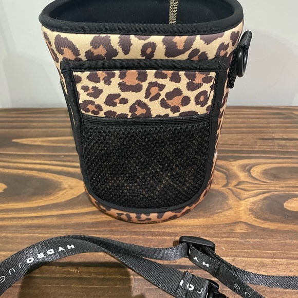 HydroJug Leopard Print Sleeve - Picture 3 of 6